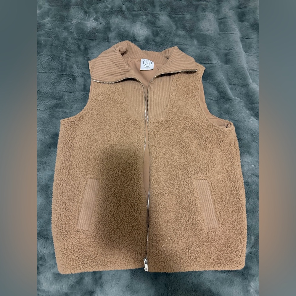 Cozy Sherpa Zip Vest - Camel